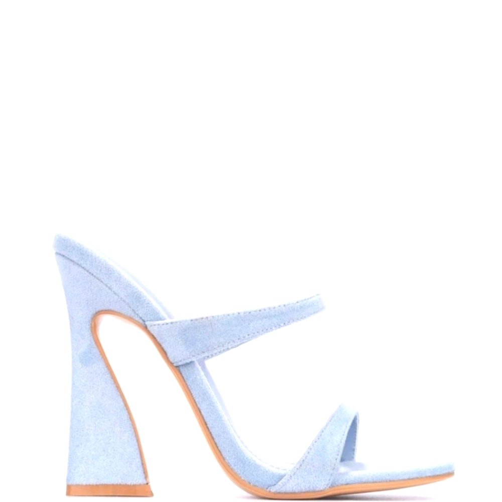 Brand new rectangle heel slide in sandals!